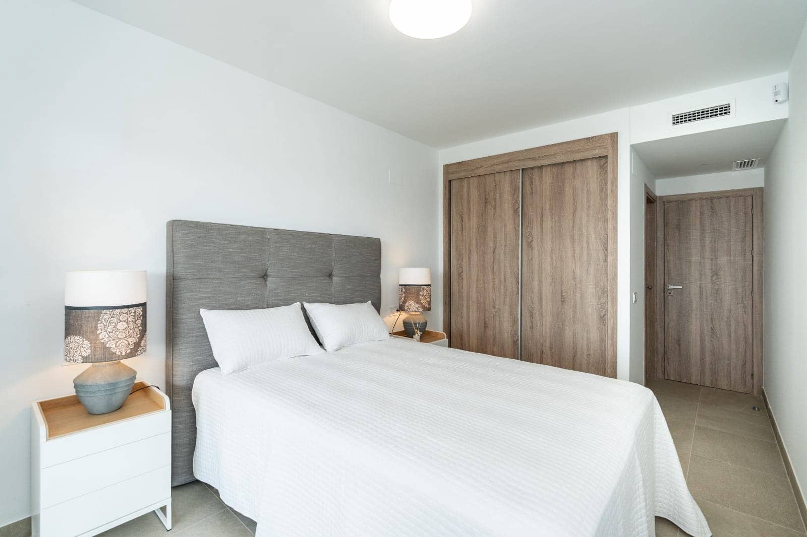 2 sovrum Lägenhet till salu i Estepona med pool garage - 370 000 € (Ref: 10113452)