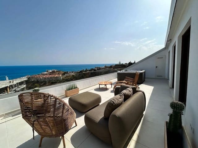2 sypialnia Penthouse na sprzedaż w Las Gaviotas  - Carvajal, Fuengirola z basenem garażem - 750 000 € (Ref: 10113466)