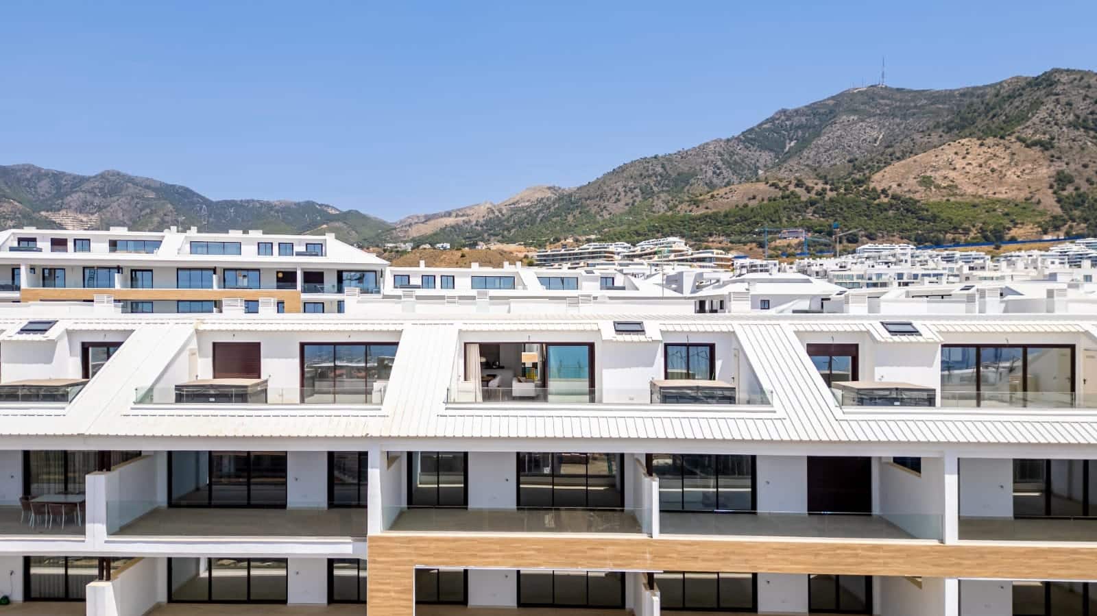 2 bedroom Penthouse for sale in Fuengirola with pool garage - € 750,000 (Ref: 10113466)