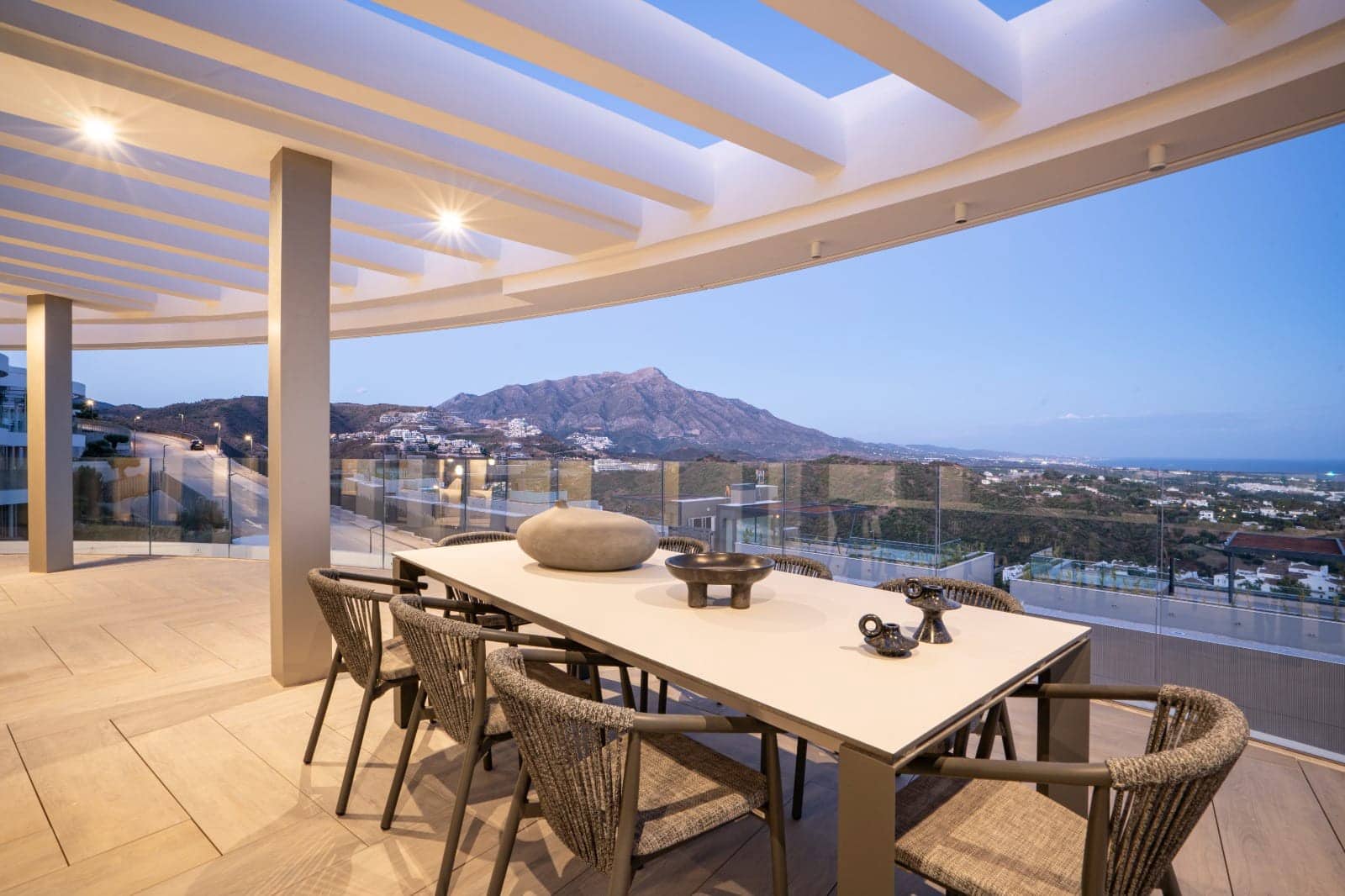 3 bedroom Penthouse for sale in Benahavis with pool garage - € 3,994,500 (Ref: 10121146)