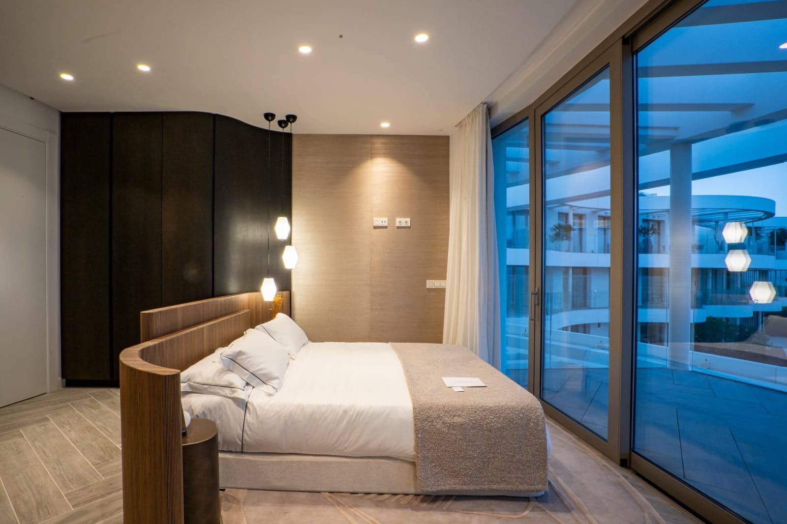 3 bedroom Penthouse for sale in Benahavis with pool garage - € 3,994,500 (Ref: 10121146)
