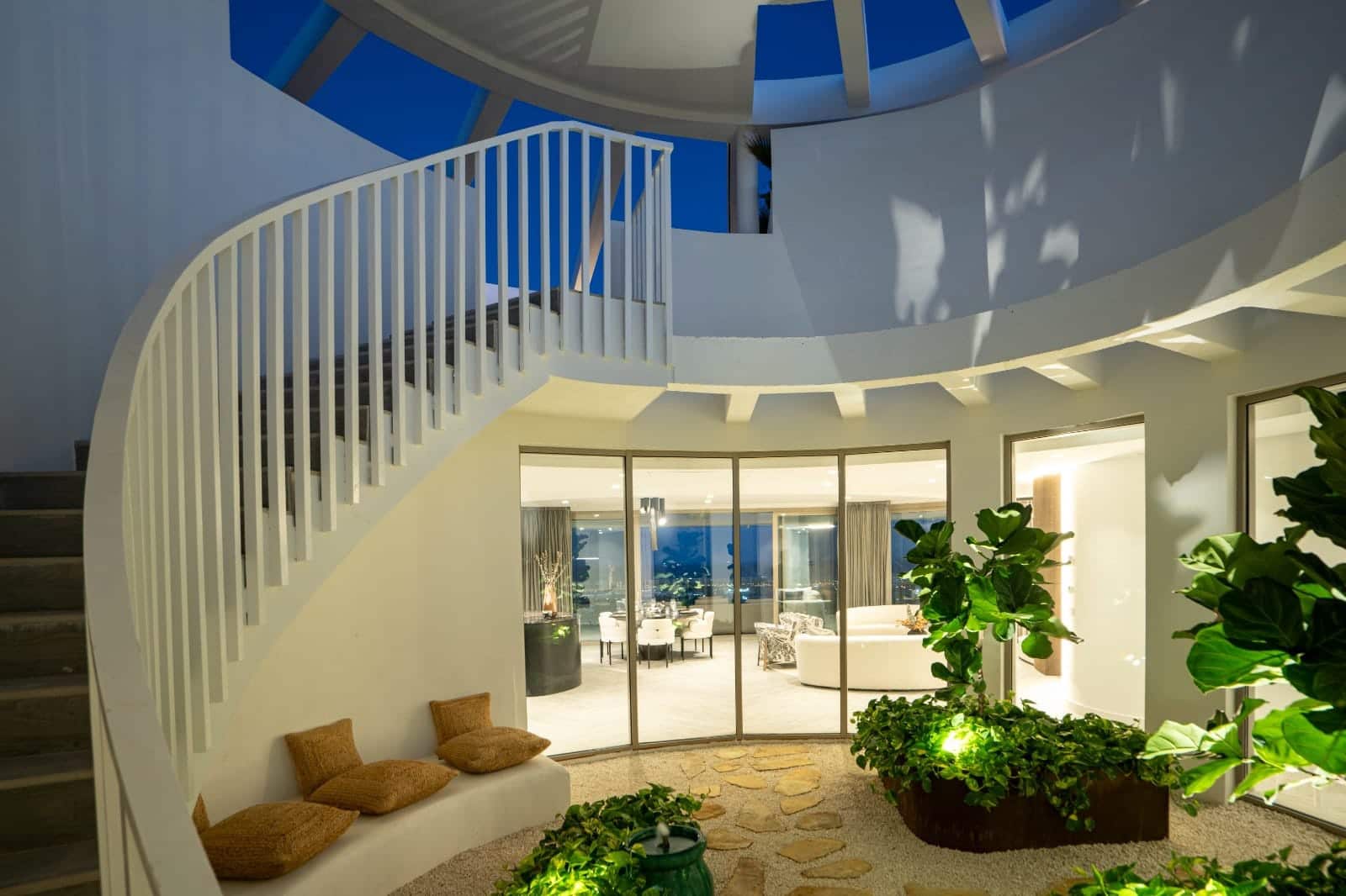 3 bedroom Penthouse for sale in Benahavis with pool garage - € 3,994,500 (Ref: 10121146)