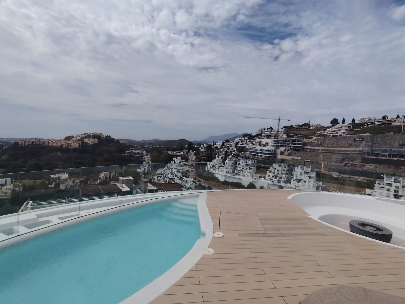 3 bedroom Penthouse for sale in Benahavis with pool garage - € 3,994,500 (Ref: 10121146)