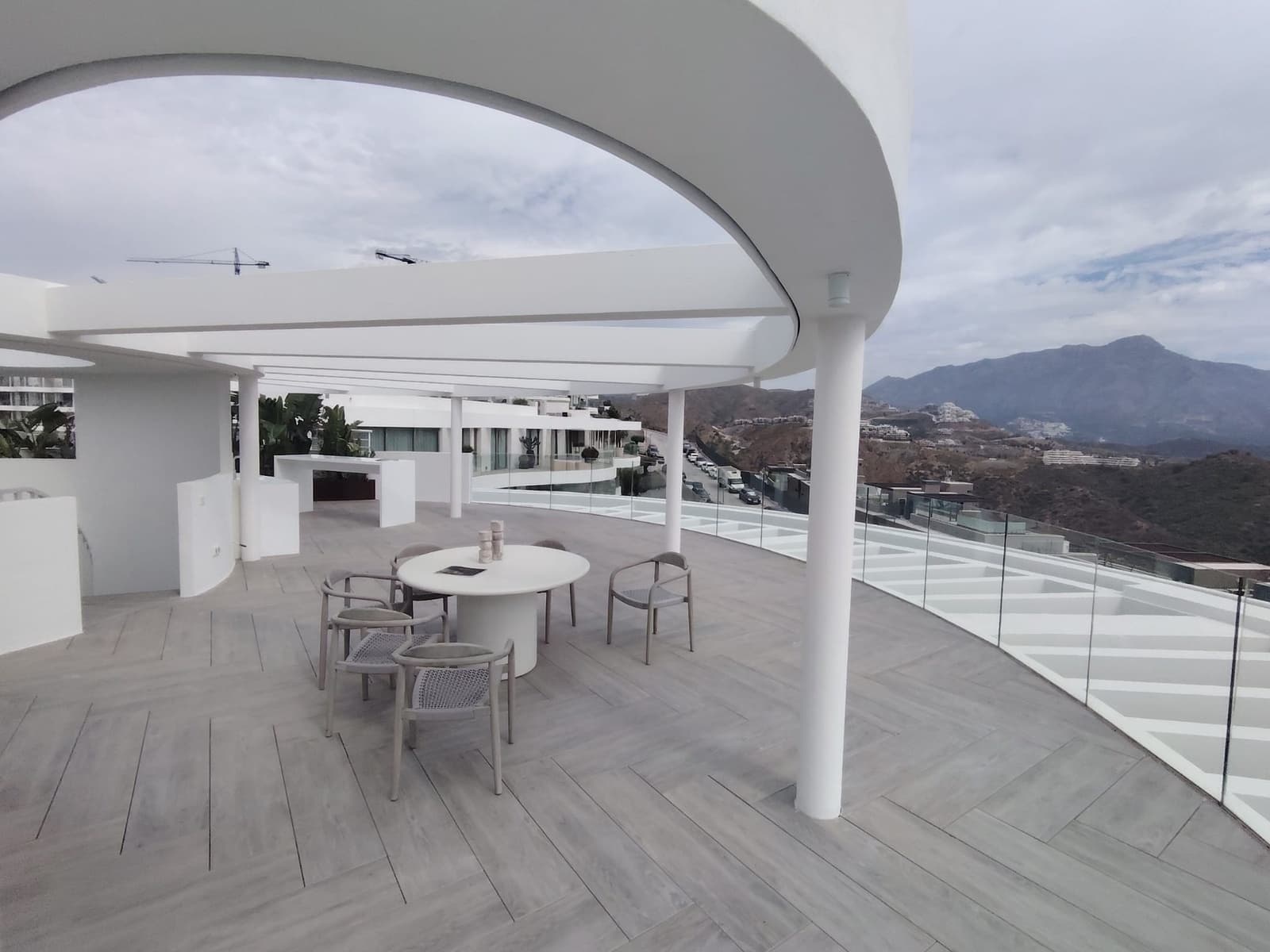 3 bedroom Penthouse for sale in Benahavis with pool garage - € 3,994,500 (Ref: 10121146)