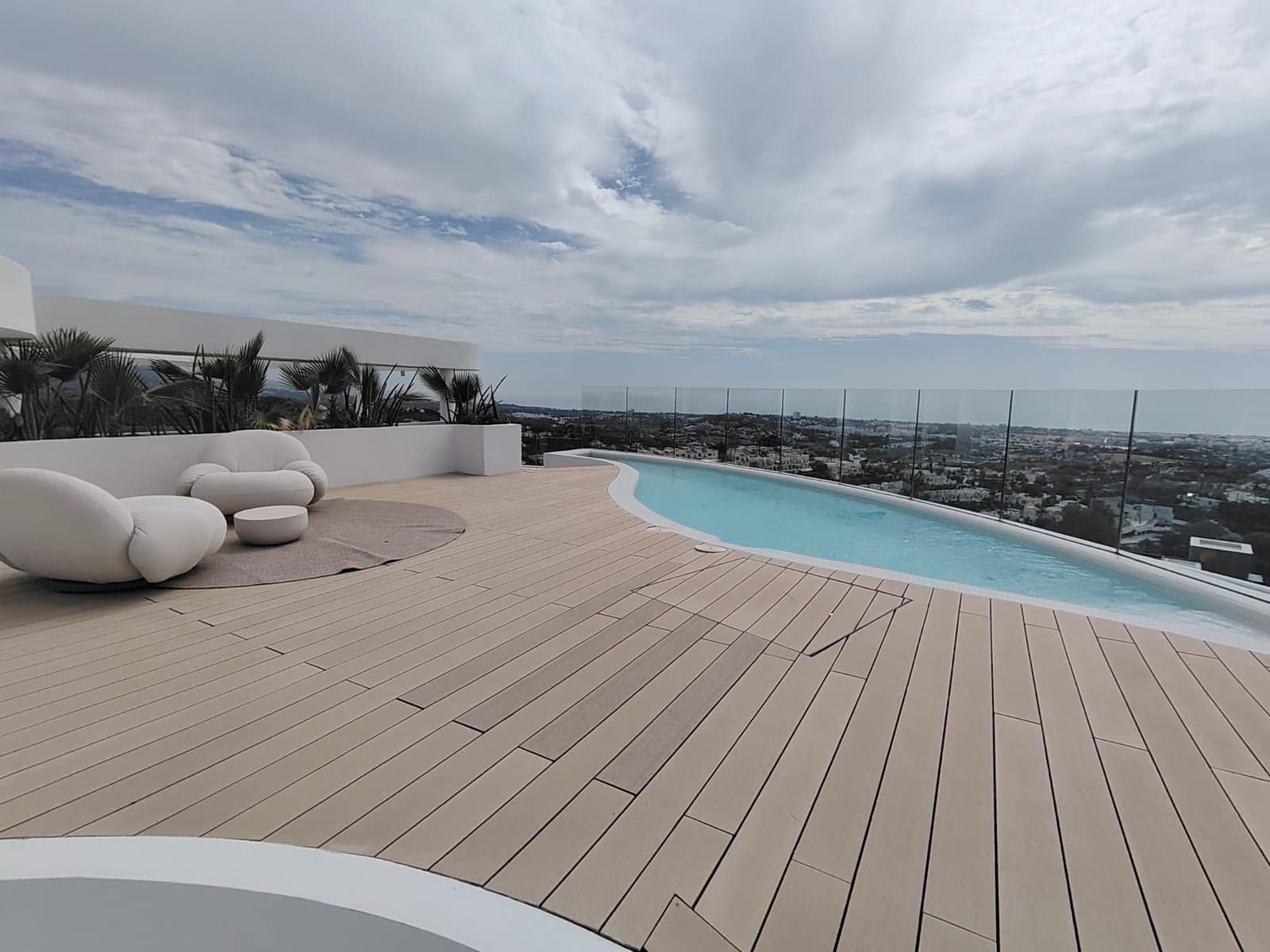 3 bedroom Penthouse for sale in Benahavis with pool garage - € 3,994,500 (Ref: 10121146)