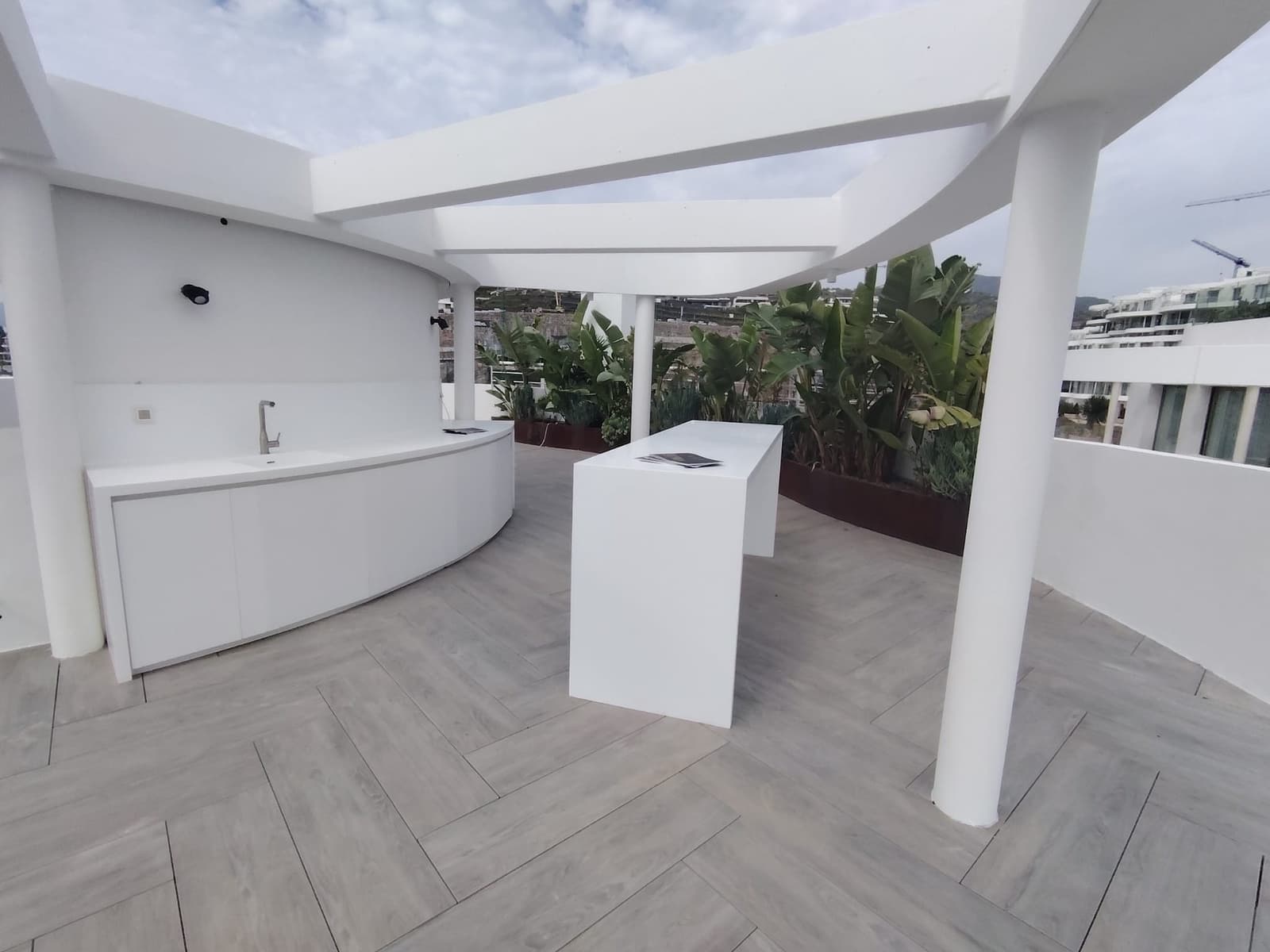 3 bedroom Penthouse for sale in Benahavis with pool garage - € 3,994,500 (Ref: 10121146)