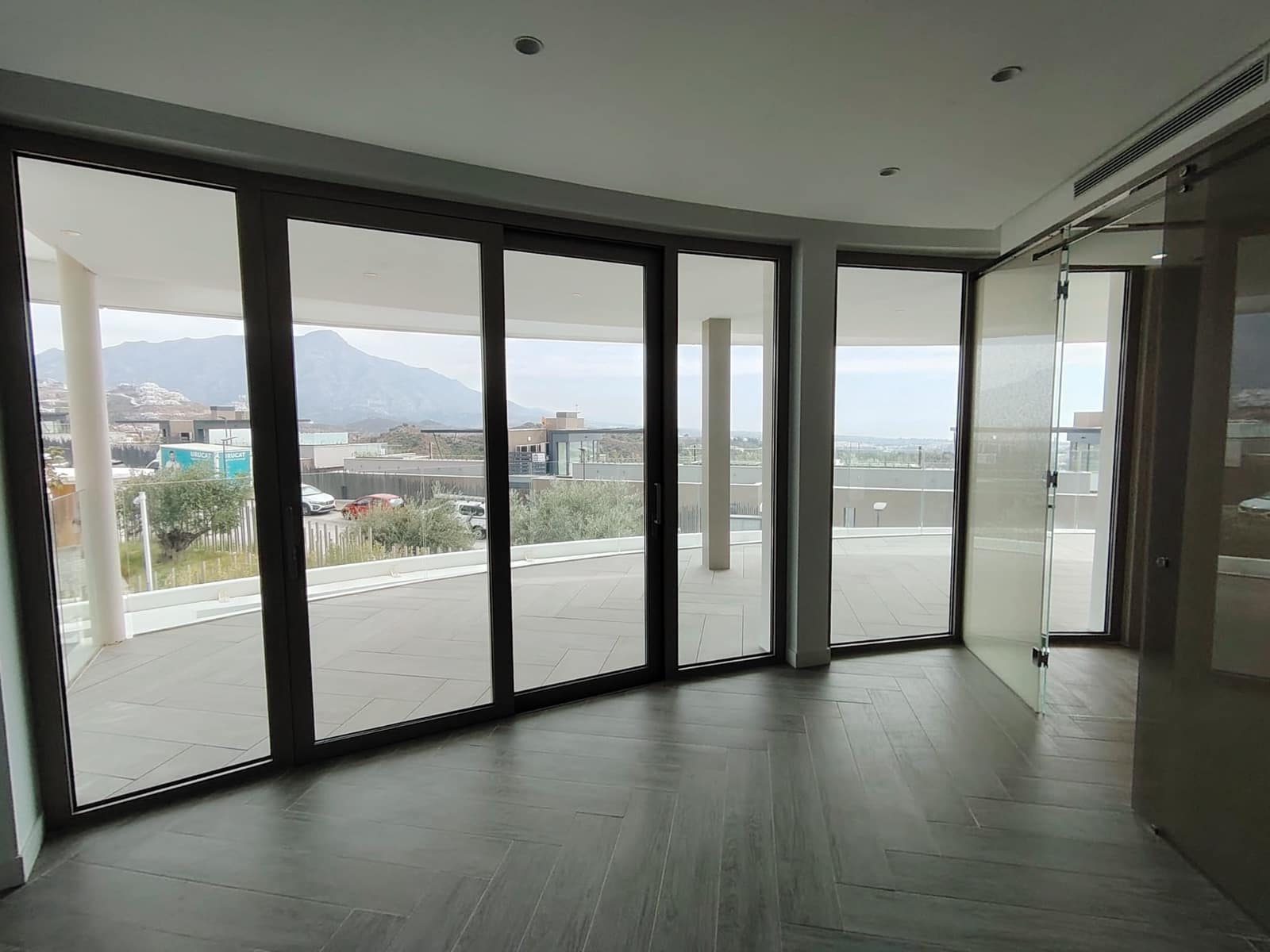 3 quarto Apartamento para venda em Benahavis com piscina garagem - 2 789 500 € (Ref: 10123366)