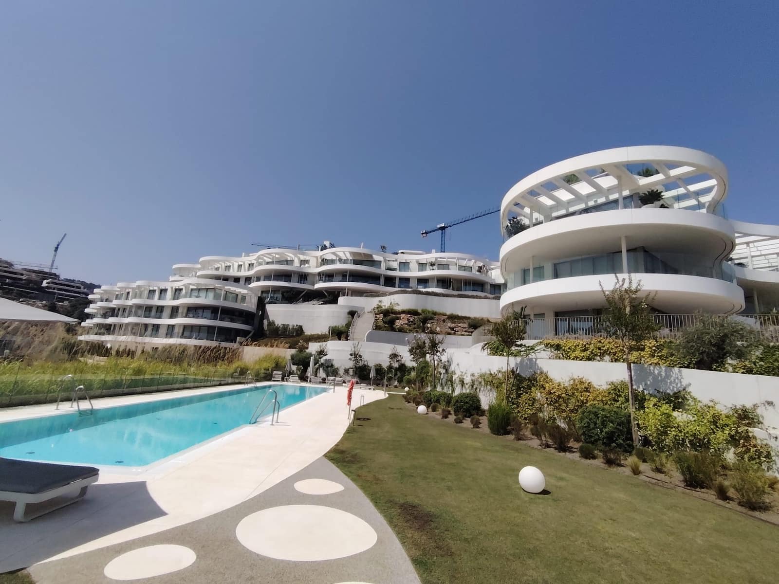 3 bedroom Apartment for sale in Benahavis with pool garage - € 1,991,500 (Ref: 10148154)