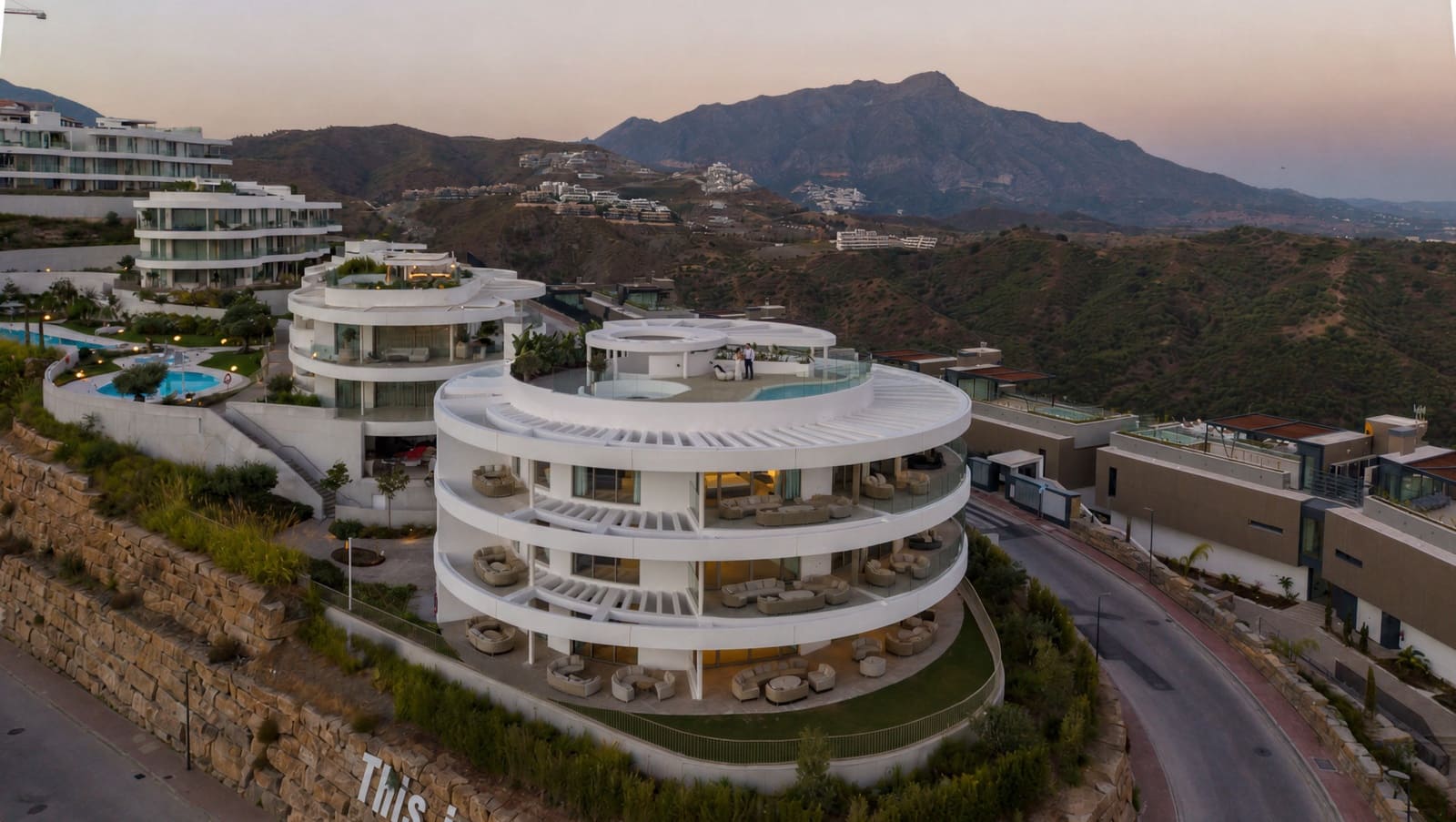3 bedroom Apartment for sale in Benahavis with pool garage - € 1,991,500 (Ref: 10148154)