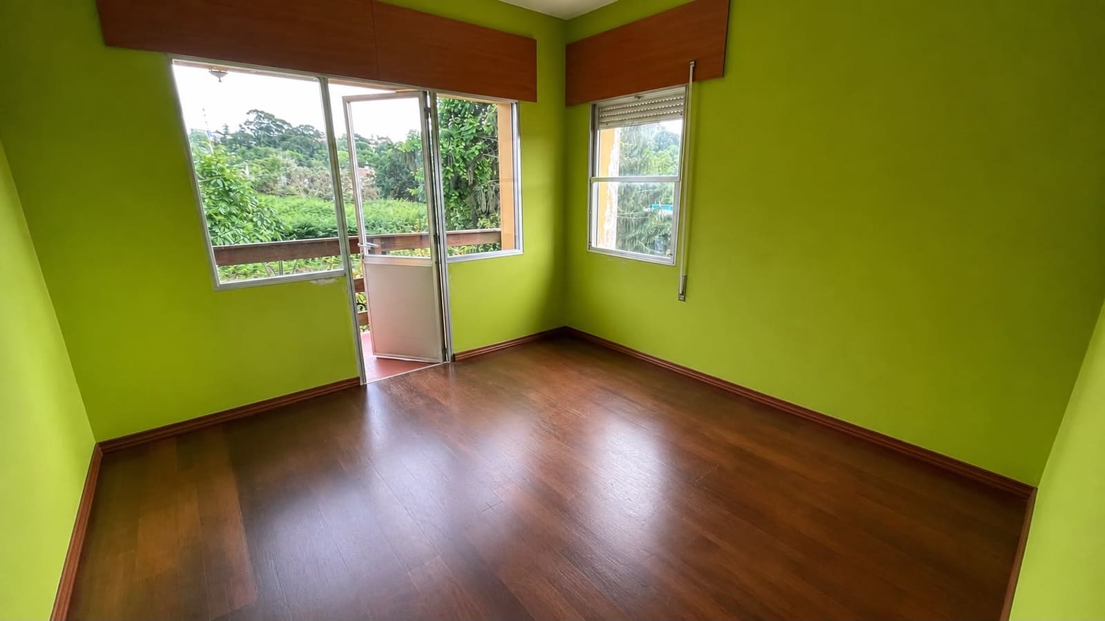 10 bedroom Finca/Country House for sale in Oleiros - € 375,000 (Ref: 10101085)