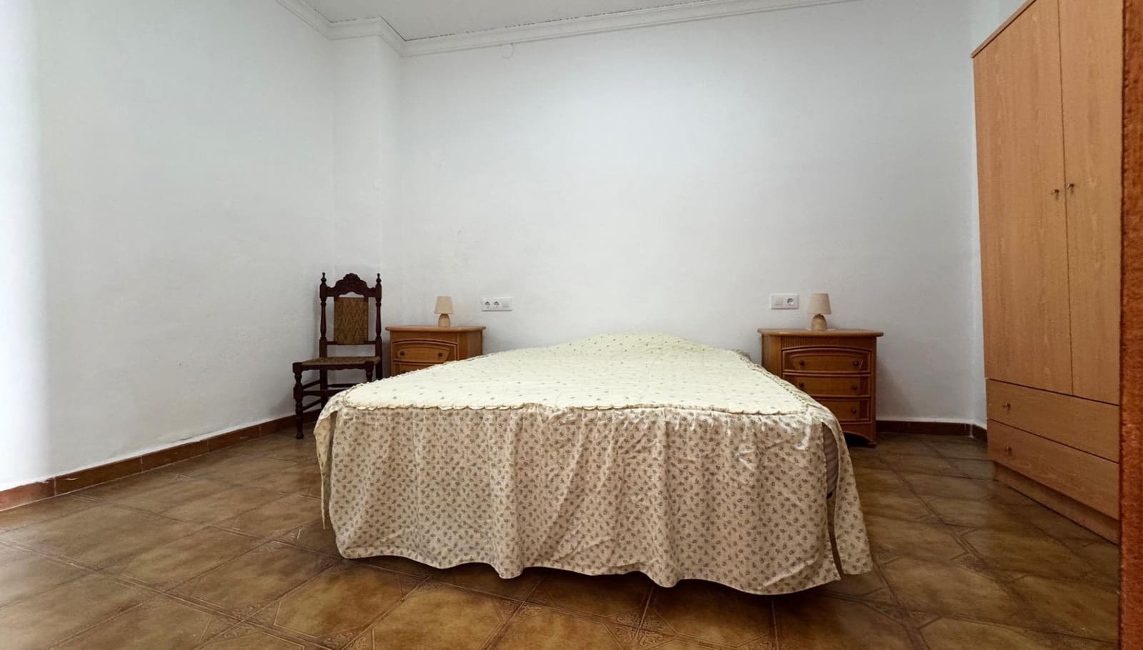 Piso de 4 habitaciones en Pego en venta con garaje - 140.000 € (Ref: 10140058)