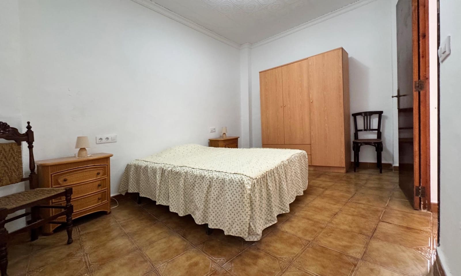 Piso de 4 habitaciones en Pego en venta con garaje - 140.000 € (Ref: 10140058)