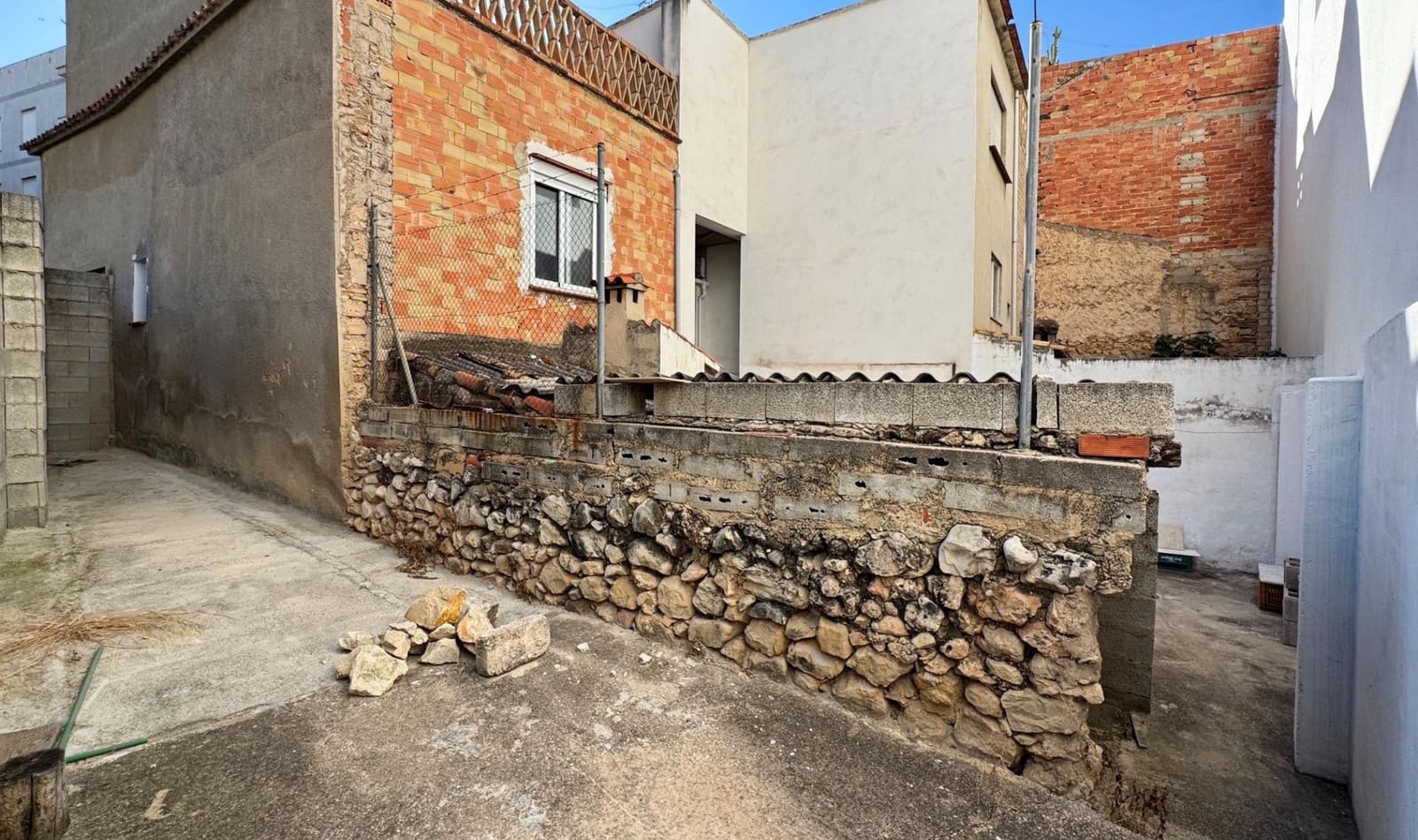 Piso de 4 habitaciones en Pego en venta con garaje - 140.000 € (Ref: 10140058)