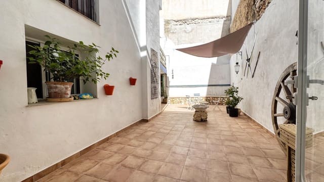 Casa de 5 habitaciones en Pego en venta - 299.000 € (Ref: 10140061)