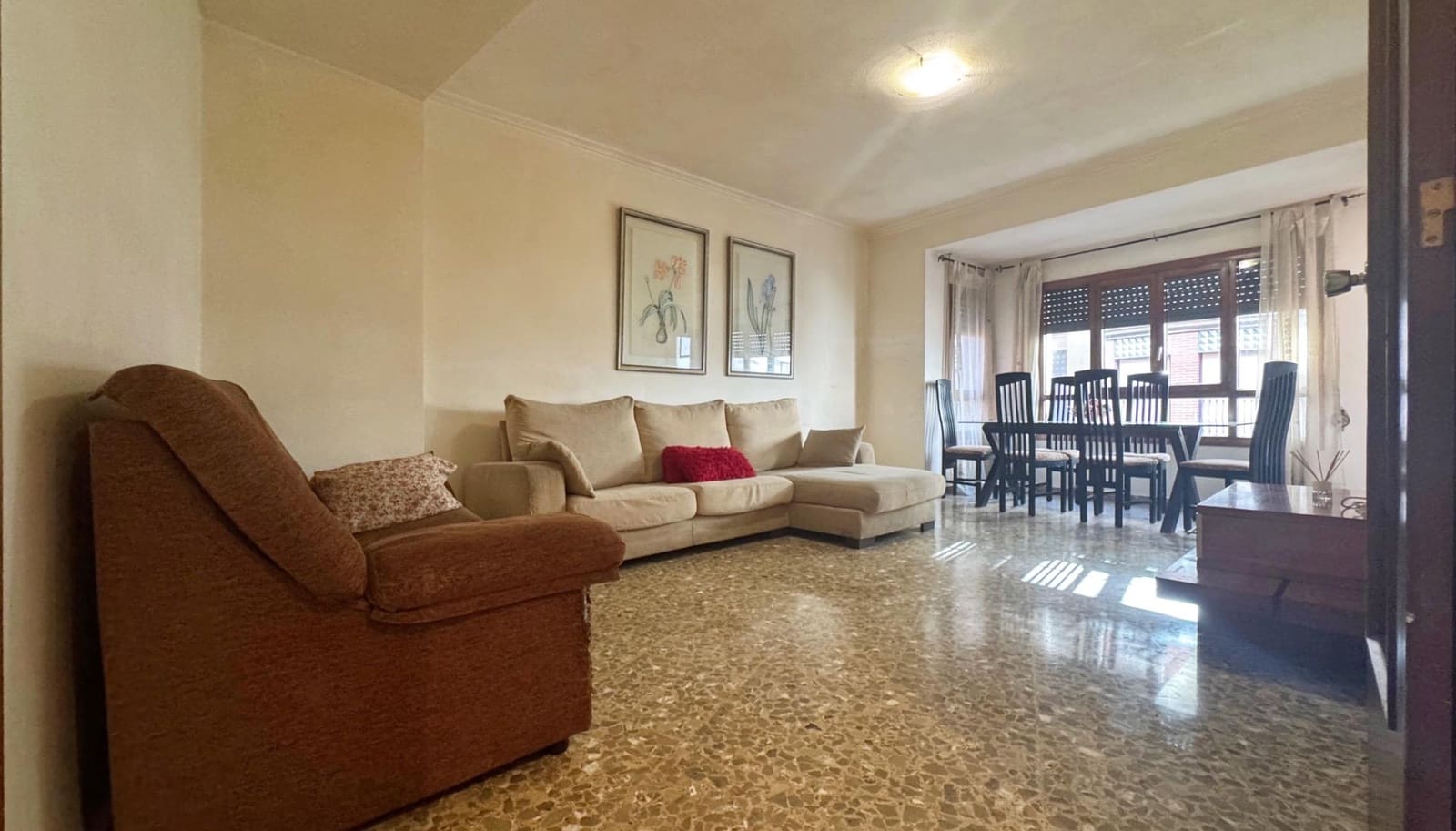 4 bedroom Apartment for sale in Oliva - € 138,000 (Ref: 10140065)
