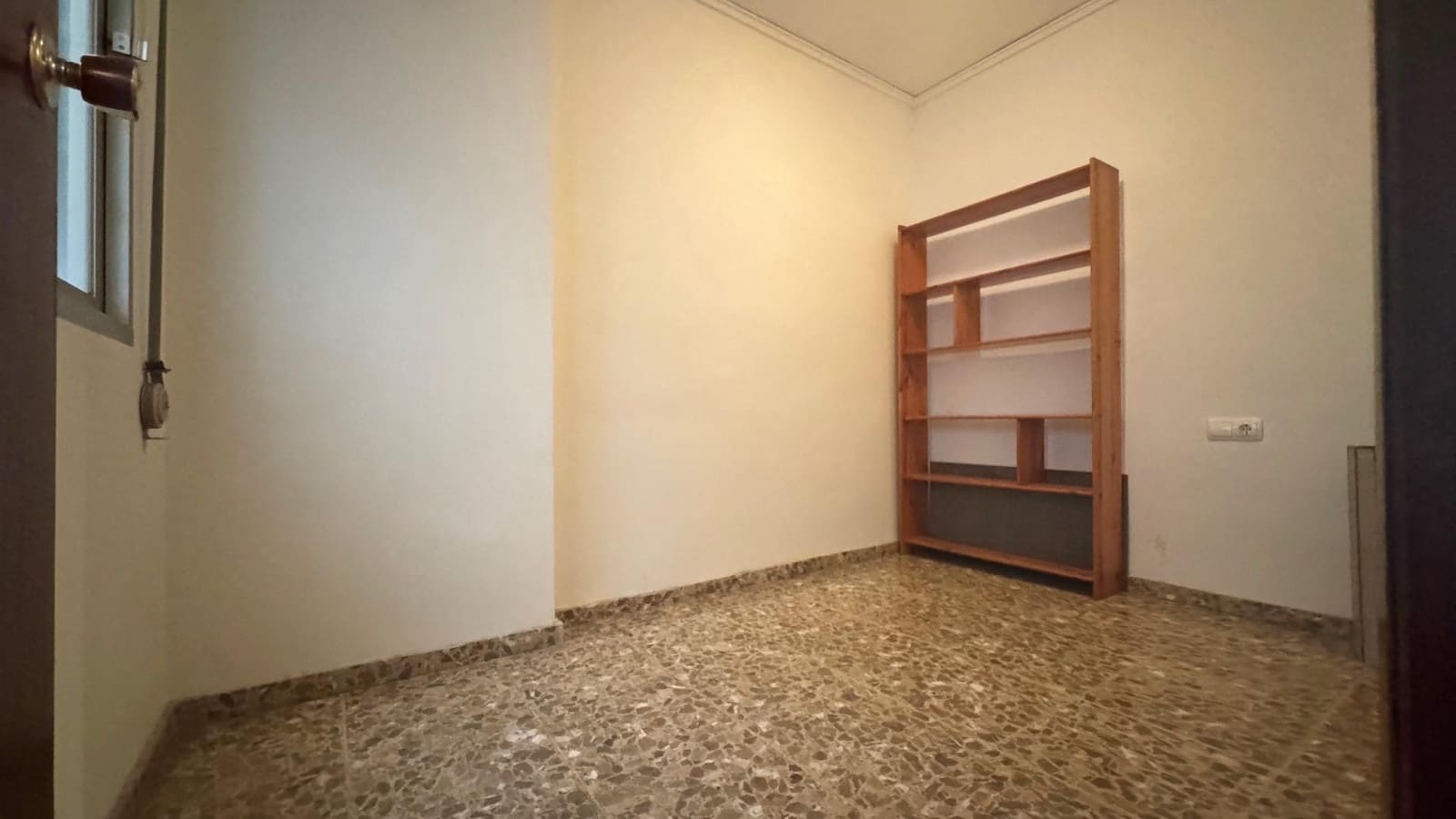 4 bedroom Apartment for sale in Oliva - € 138,000 (Ref: 10140065)