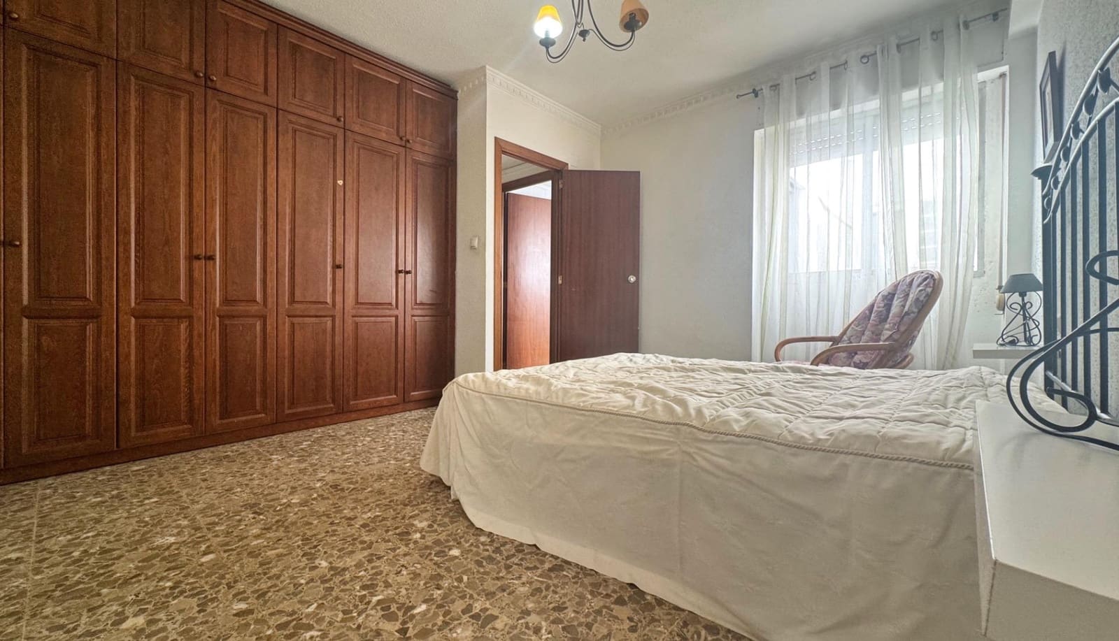 4 bedroom Apartment for sale in Oliva - € 138,000 (Ref: 10140065)