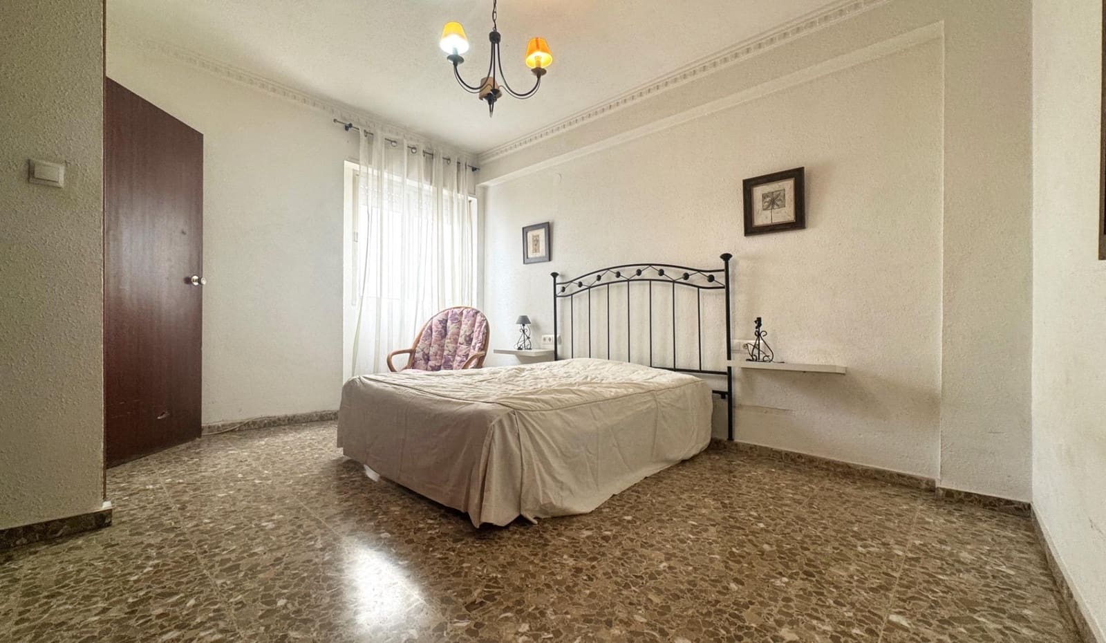 4 bedroom Apartment for sale in Oliva - € 138,000 (Ref: 10140065)
