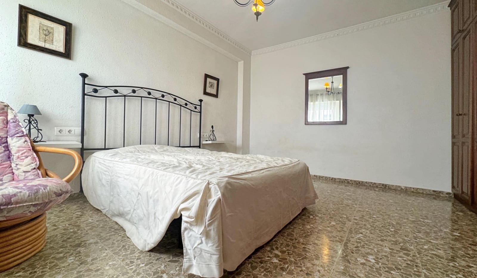 4 bedroom Apartment for sale in Oliva - € 138,000 (Ref: 10140065)