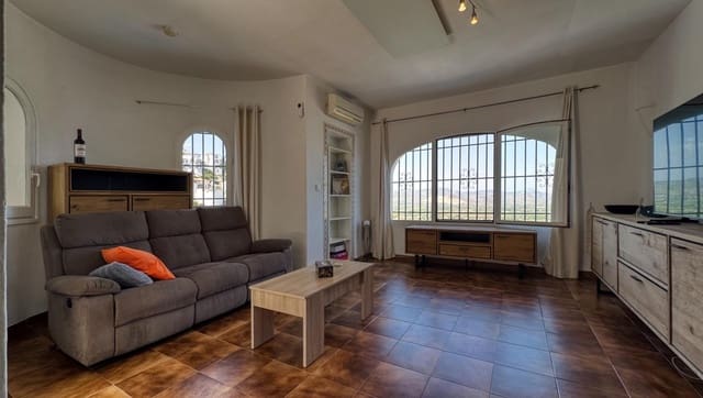 Chalet de 4 habitaciones en Pego en venta con piscina - 425.000 € (Ref: 10140071)
