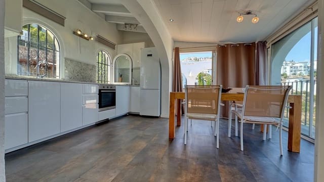 Chalet de 4 habitaciones en Pego en venta con piscina - 425.000 € (Ref: 10140071)