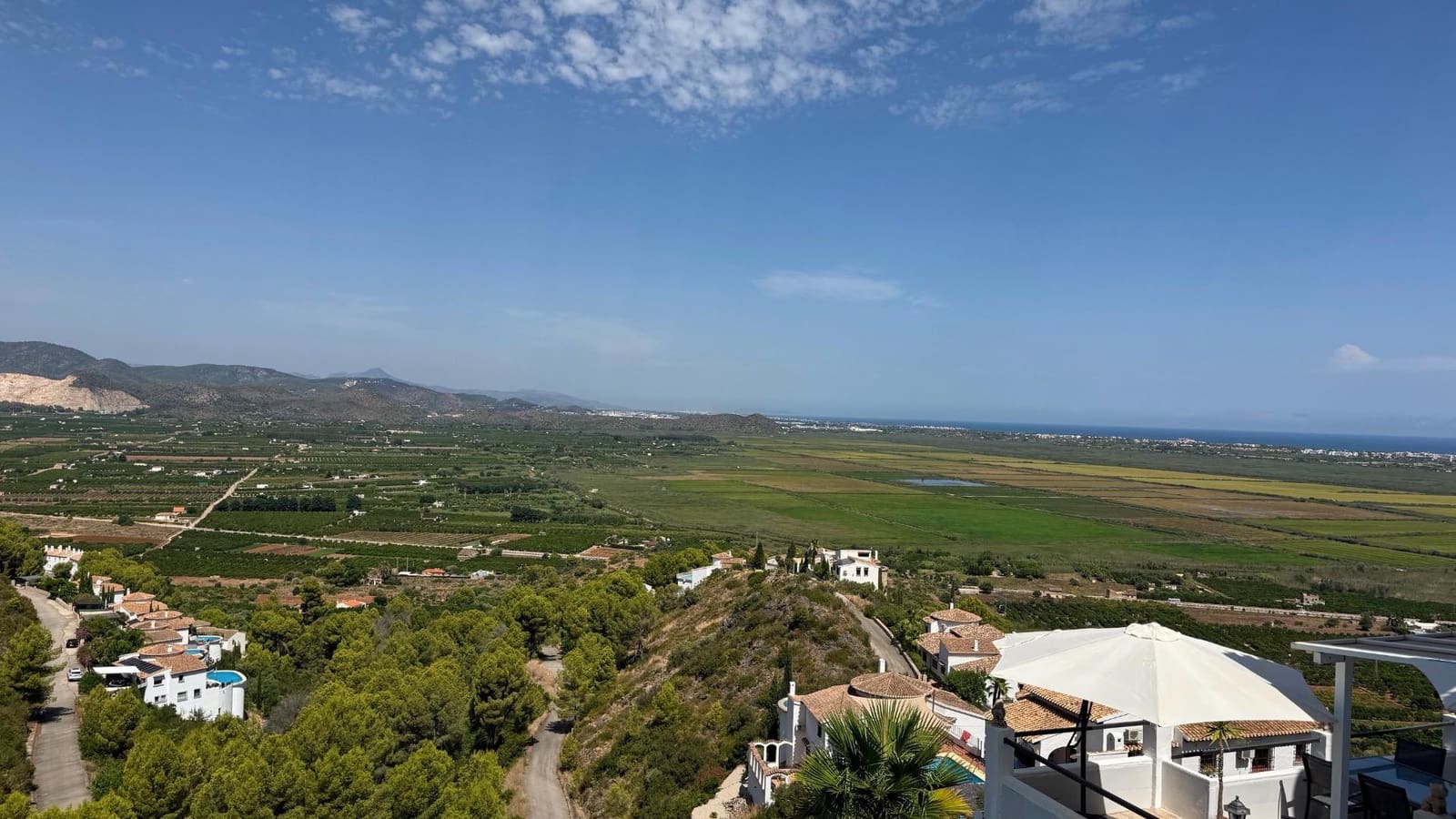 Chalet de 4 habitaciones en Pego en venta con piscina - 425.000 € (Ref: 10140071)