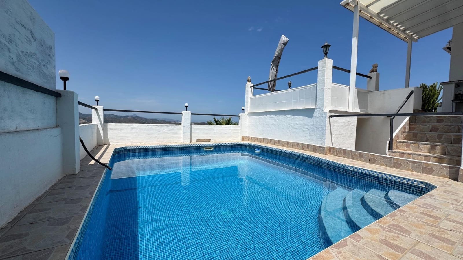 Chalet de 4 habitaciones en Pego en venta con piscina - 425.000 € (Ref: 10140071)