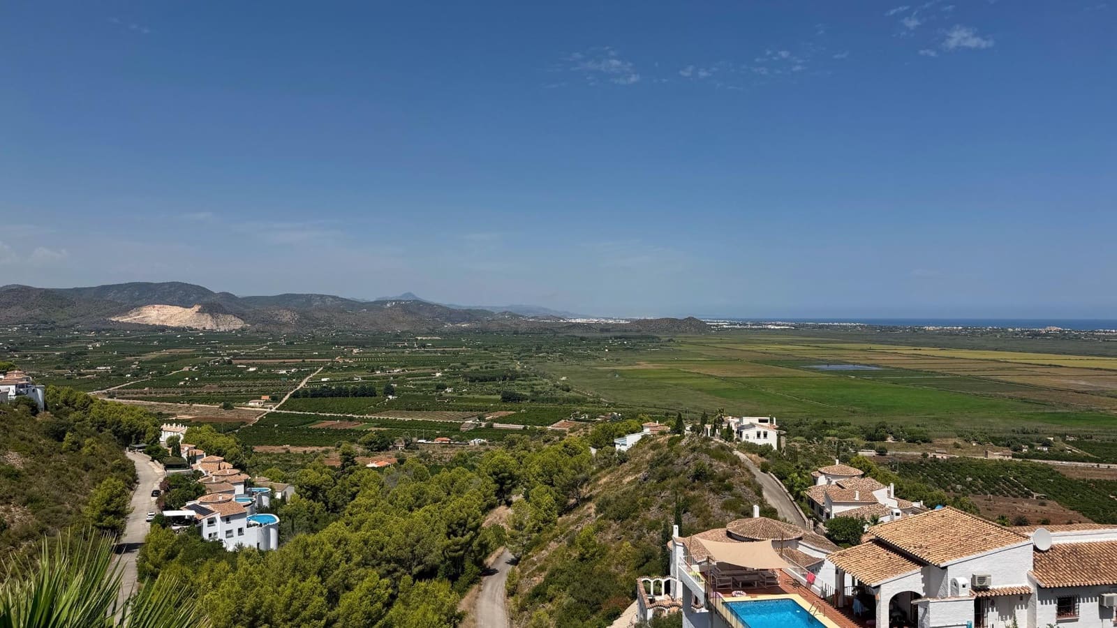Chalet de 4 habitaciones en Pego en venta con piscina - 425.000 € (Ref: 10140071)