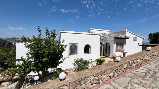Chalet de 4 habitaciones en Pego en venta con piscina - 425.000 € (Ref: 10140071)