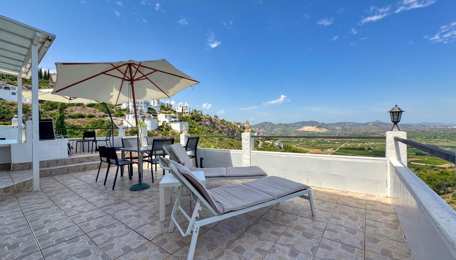 Chalet de 4 habitaciones en Pego en venta con piscina - 425.000 € (Ref: 10140071)