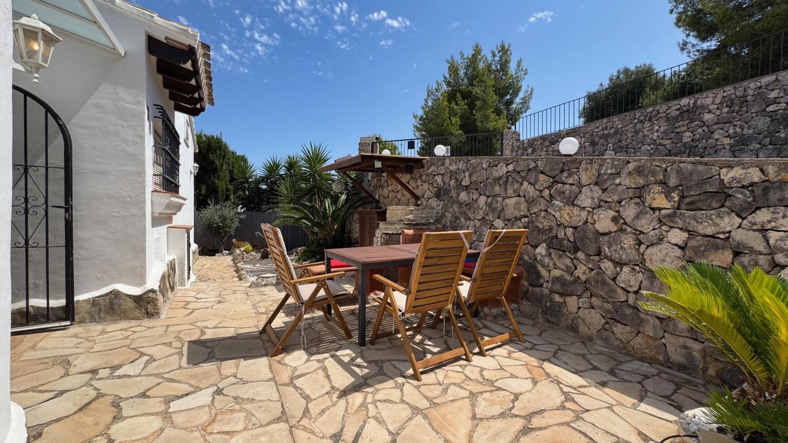 Chalet de 4 habitaciones en Pego en venta con piscina - 425.000 € (Ref: 10140071)