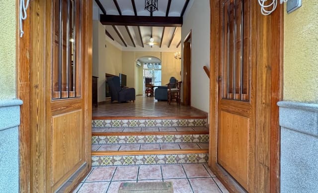 4 slaapkamer Huis te koop in La Font d'En Carròs - € 250.000 (Ref: 10140078)