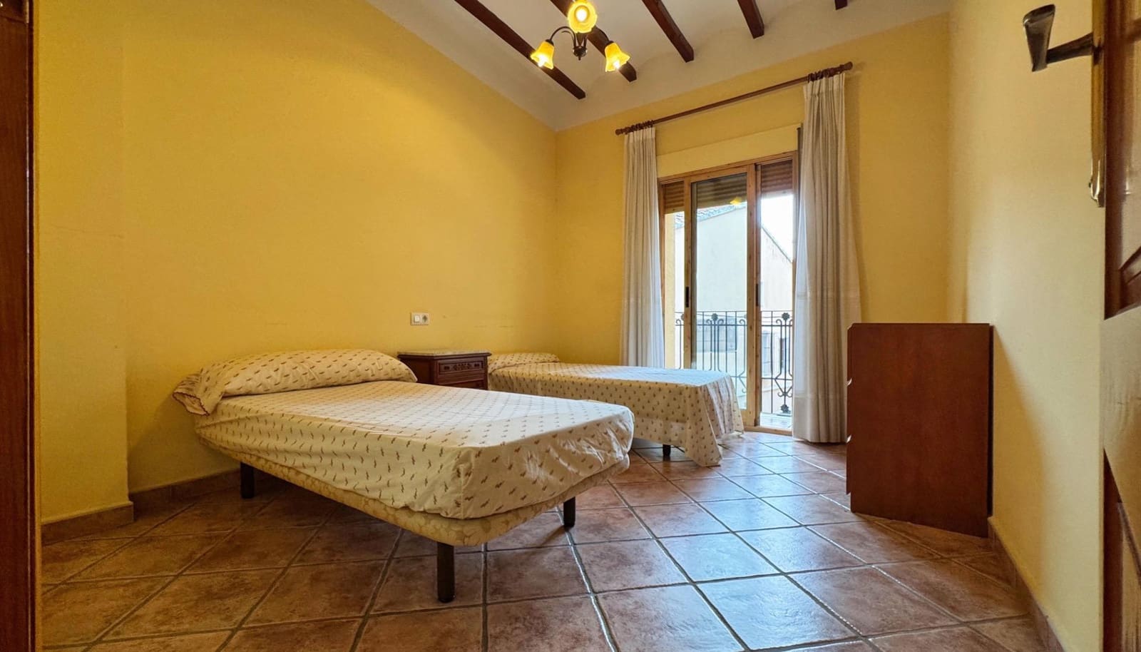 4 slaapkamer Huis te koop in La Font d'En Carros - € 250.000 (Ref: 10140078)