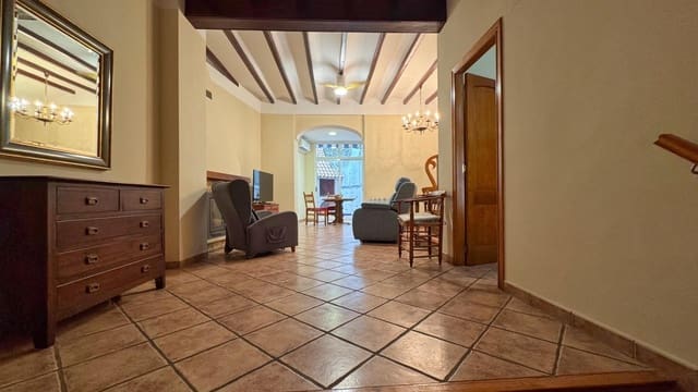 4 slaapkamer Huis te koop in La Font d'En Carròs - € 250.000 (Ref: 10140078)