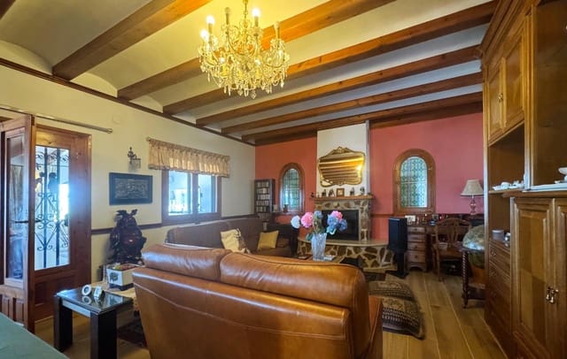 Chalet de 7 habitaciones en Monte Pego, Pego en venta con piscina garaje - 750.000 € (Ref: 10140079)