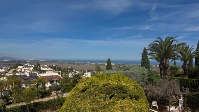 Chalet de 7 habitaciones en Monte Pego, Pego en venta con piscina garaje - 750.000 € (Ref: 10140079)