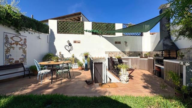 Adosado de 5 habitaciones en Pego en venta con garaje - 349.000 € (Ref: 10140080)