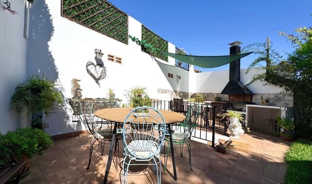 Adosado de 5 habitaciones en Pego en venta con garaje - 349.000 € (Ref: 10140080)