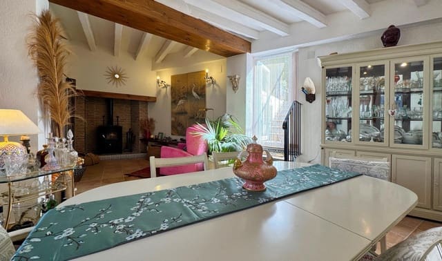 Adosado de 5 habitaciones en Pego en venta con garaje - 349.000 € (Ref: 10140080)