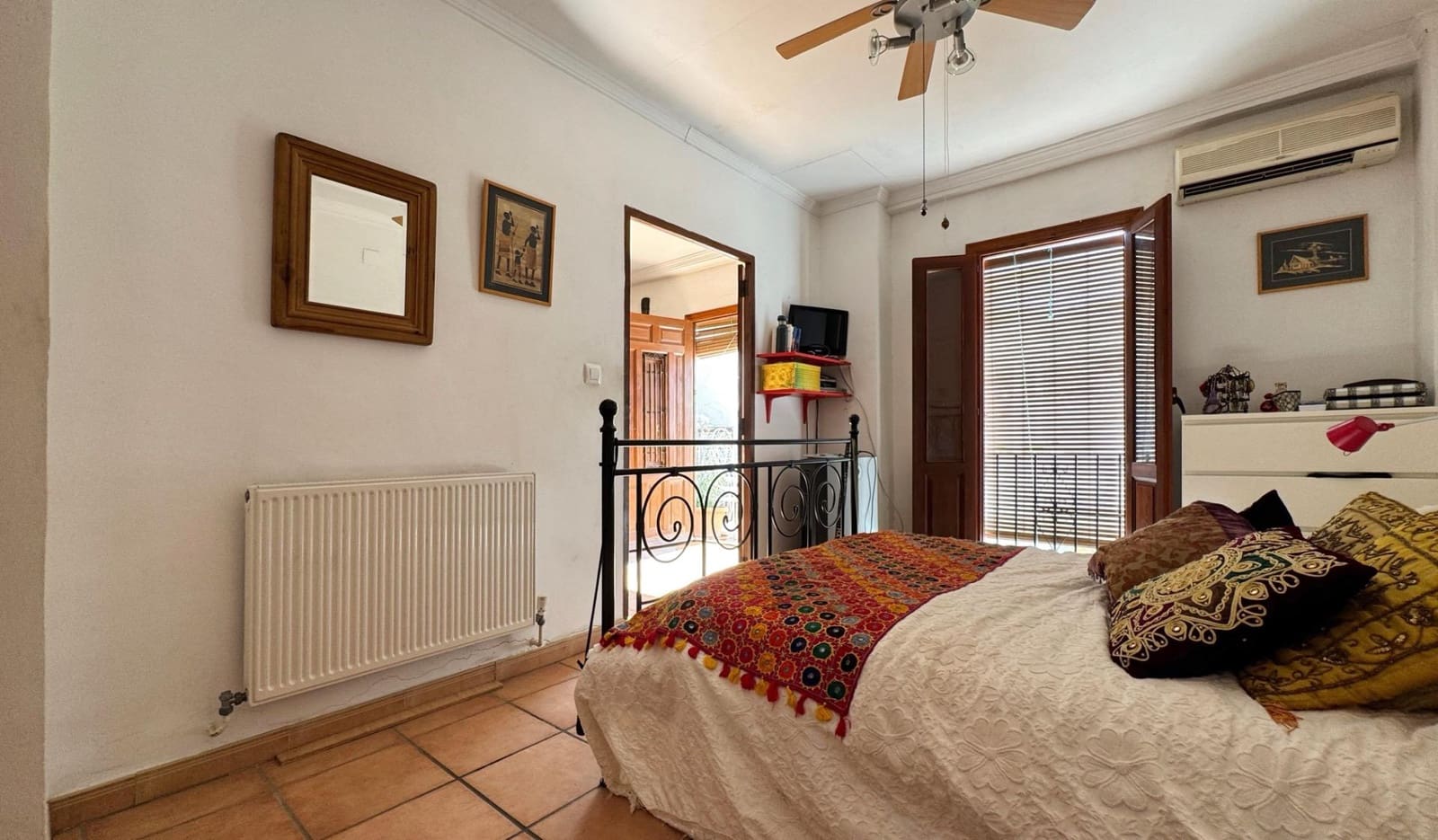 6 bedroom Townhouse for sale in Adsubia - € 285,000 (Ref: 10159693)