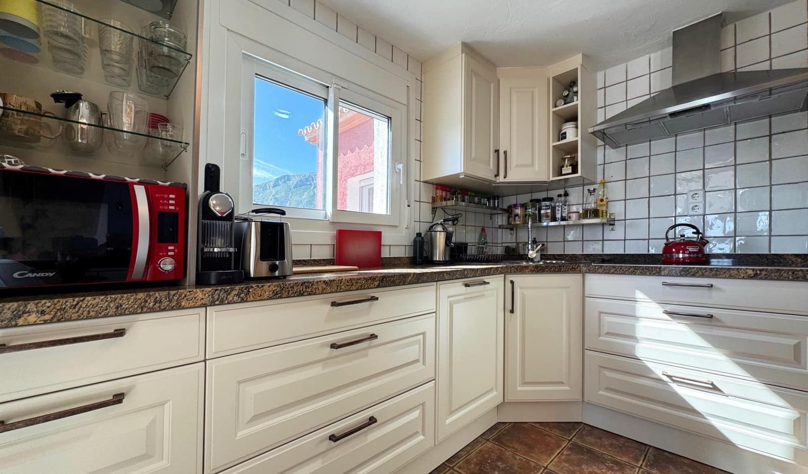 3 sypialnia Willa na sprzedaż w Adsubia z basenem garażem - 460 000 € (Ref: 10168739)