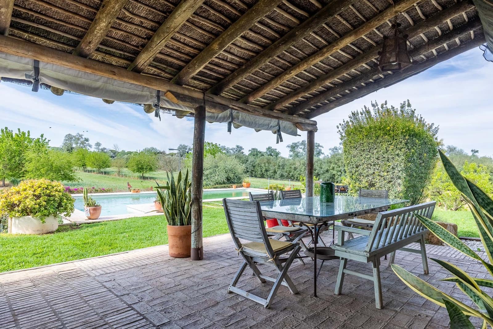 Rakentamaton maa myytävänä paikassa Villamanrique de la Condesa - 1 990 000 € (Ref: 10156128)