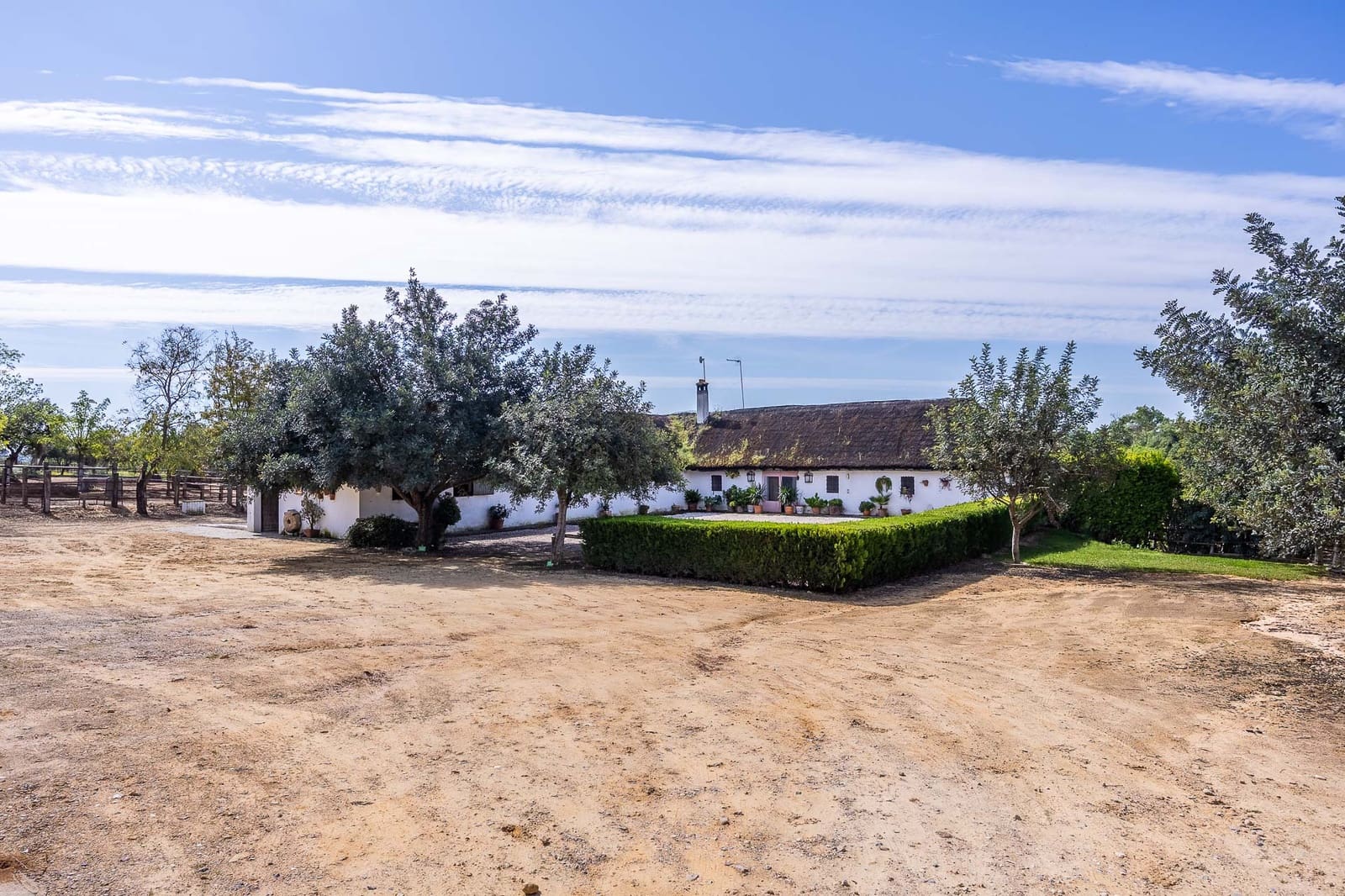 Rakentamaton maa myytävänä paikassa Villamanrique de la Condesa - 1 990 000 € (Ref: 10156128)