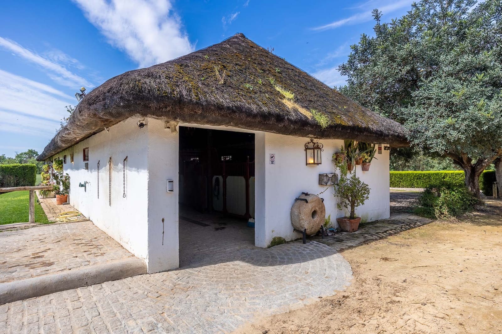 Rakentamaton maa myytävänä paikassa Villamanrique de la Condesa - 1 990 000 € (Ref: 10156128)