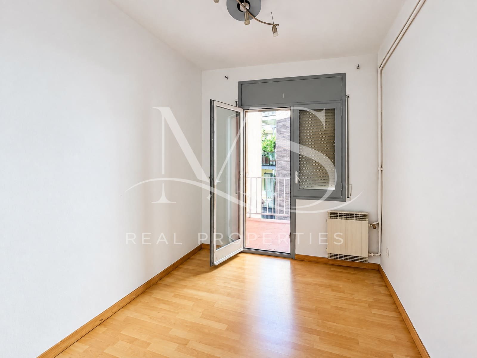 4 soveværelse Lejlighed til salg i Barcelona by - € 630.000 (Ref: 10112243)