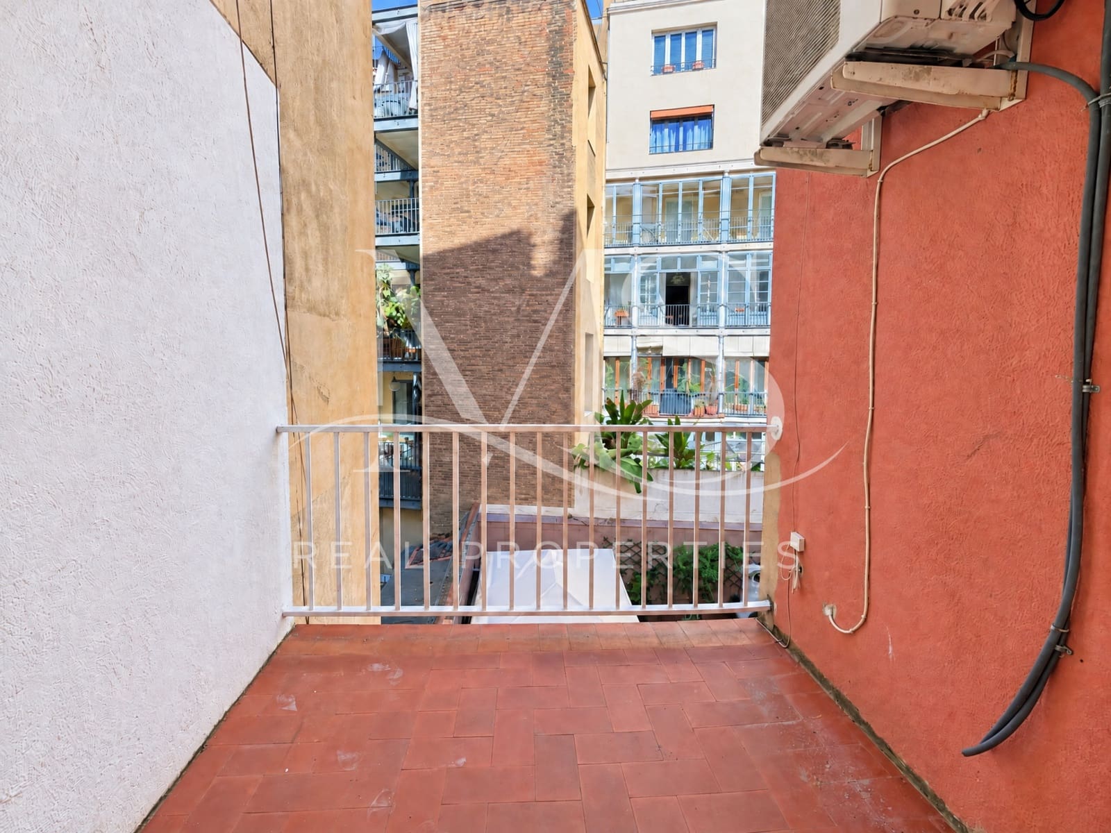 4 soveværelse Lejlighed til salg i Barcelona by - € 630.000 (Ref: 10112243)