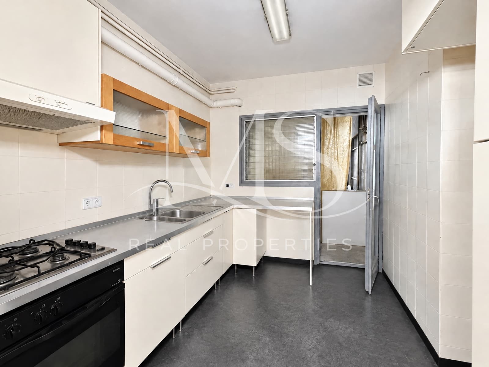 4 soveværelse Lejlighed til salg i Barcelona by - € 630.000 (Ref: 10112243)