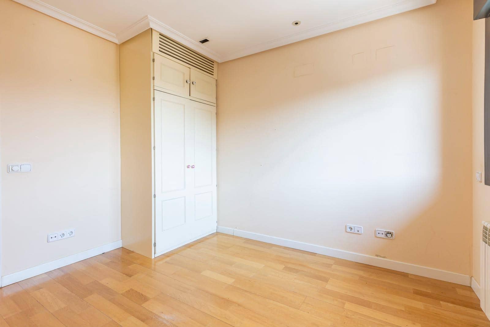 3 sypialnia Mieszkanie na sprzedaż w Miasto Madryt z basenem garażem - 849 000 € (Ref: 10113424)