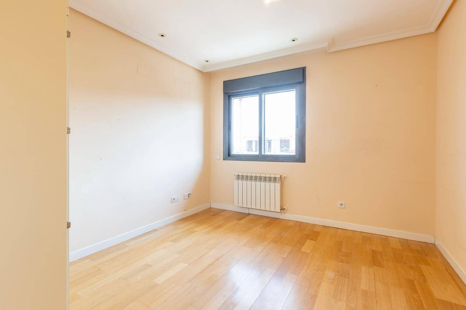 3 sypialnia Mieszkanie na sprzedaż w Miasto Madryt z basenem garażem - 849 000 € (Ref: 10113424)