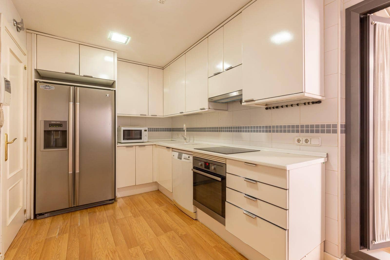 3 sypialnia Mieszkanie na sprzedaż w Miasto Madryt z basenem garażem - 849 000 € (Ref: 10113424)